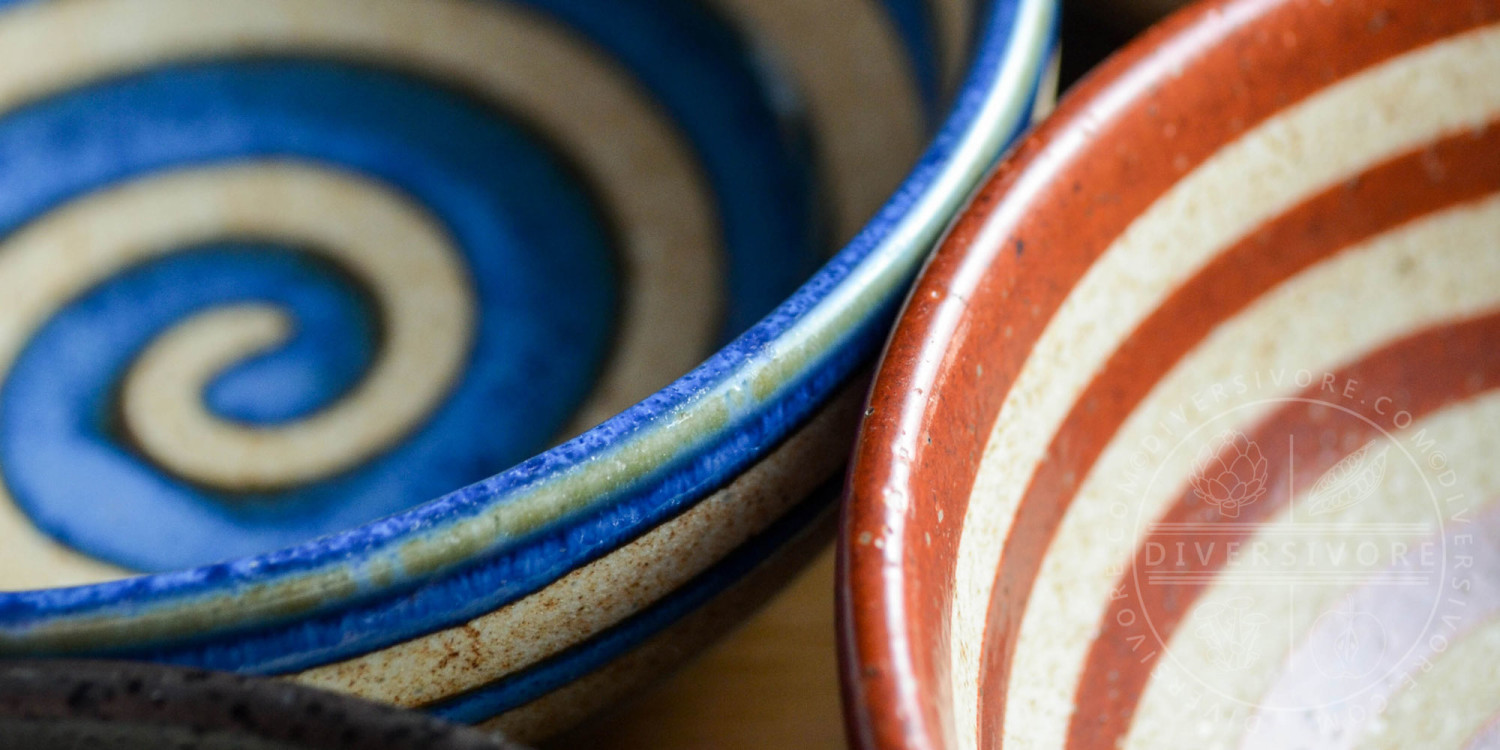 Japanese bowls with a spiral pattern - Diversivore.com