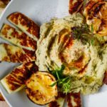 Grilled or fried halloumi cheese with basil and cannellini hummus and grilled lemons - Diversivore.com