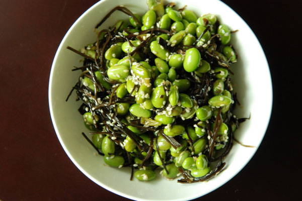 Japanese edamame and arame salad