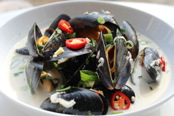 Thai-style mussels in a coconut broth