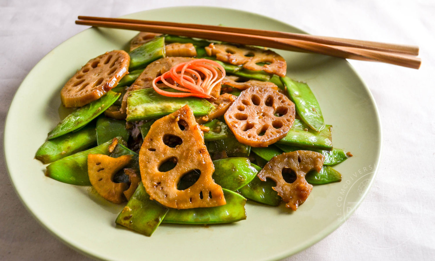 Stir fried snow peas with lotus root - Diversivore.com