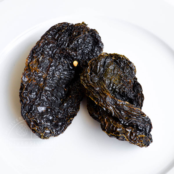 Dried whole ancho chilies