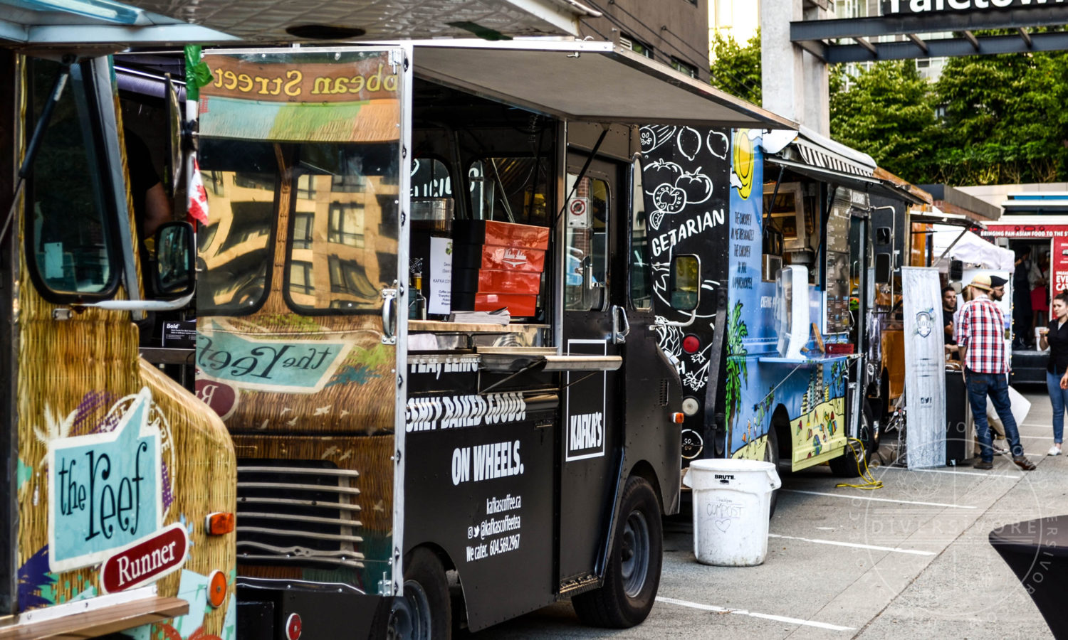 Chef Meets Truck - all lined up and ready for the onslaught of famished customers - Diversivore.com