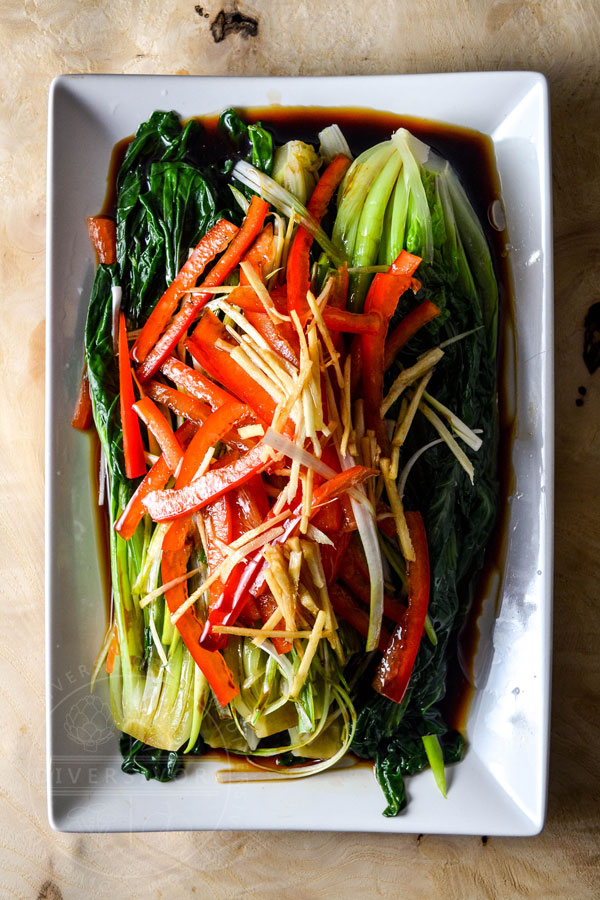 Blanched tatsoi with peppers and sizzling oil