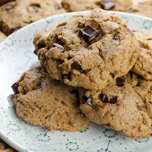 Chocolate chunk cookies with brown butter and toasted oats
