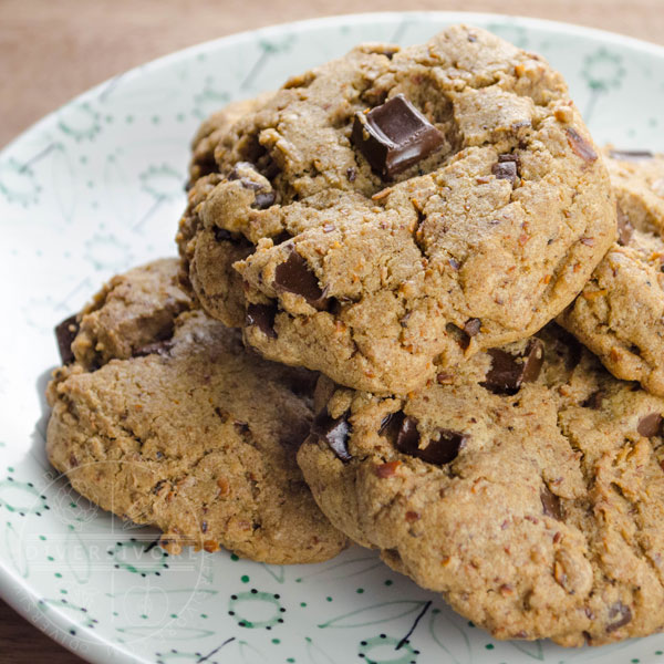 Chocolate chunk cookies with brown butter and toasted oats